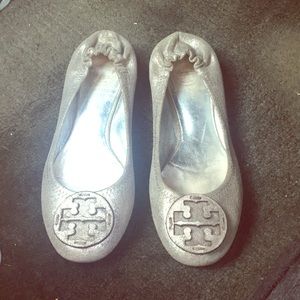 Pretty silver Tory Burch flats